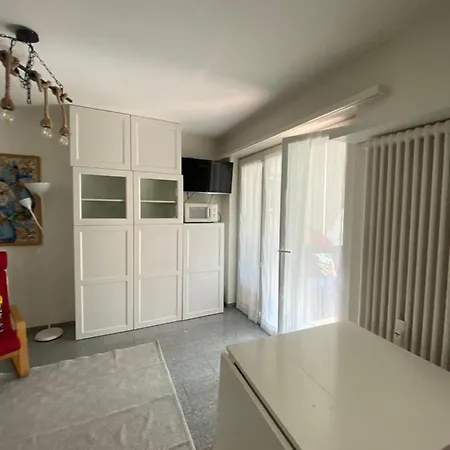 Appartamento Garden E Grande Terrazza Abitabile. *